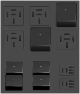Central eléctrica secundaria (debajo del asiento del conductor)